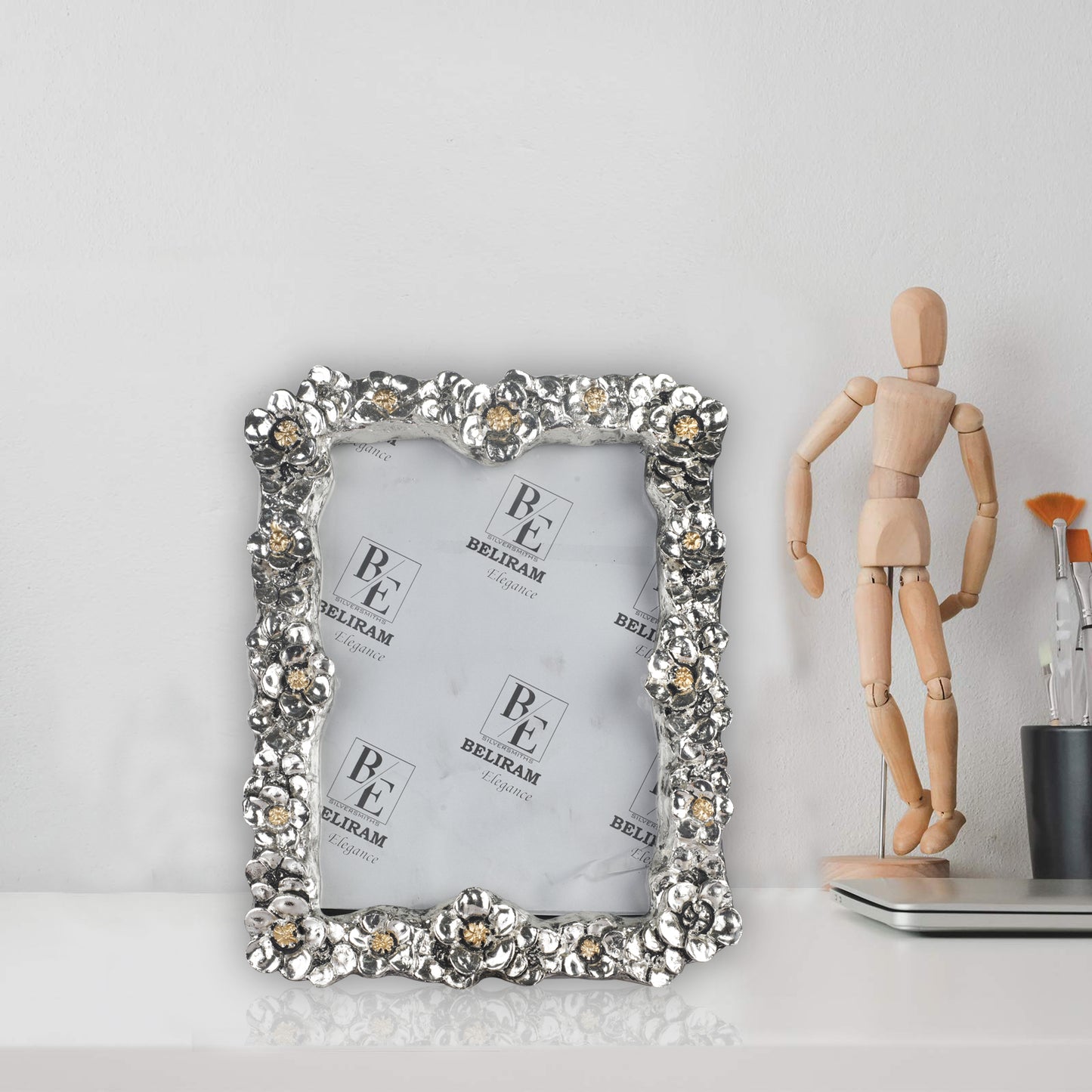 Photo frame