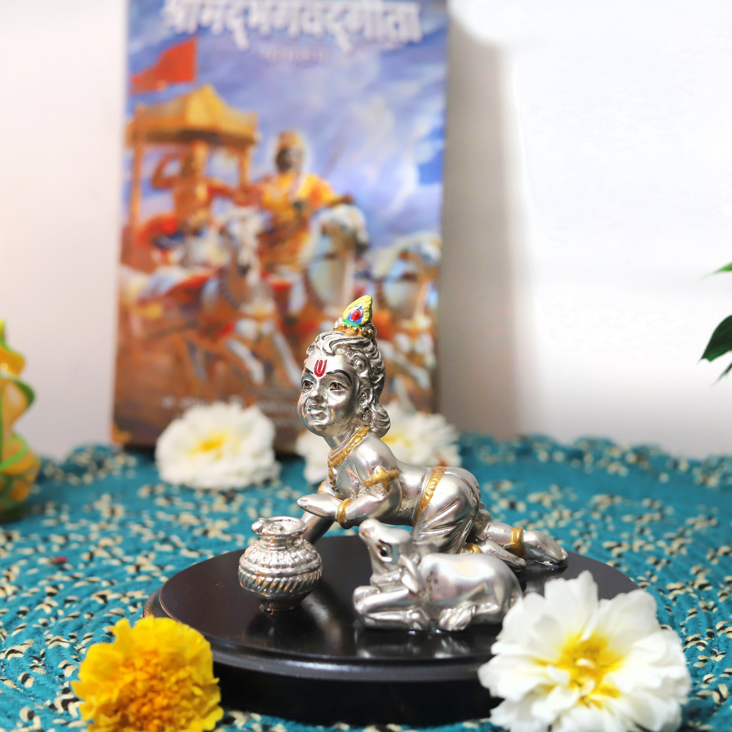 ladoo gopal on base