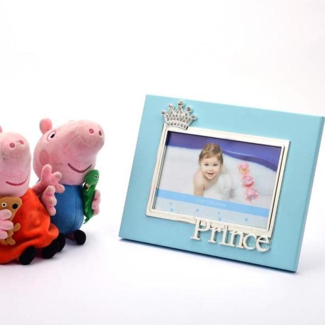 Blue crown photoframe with "Prince"