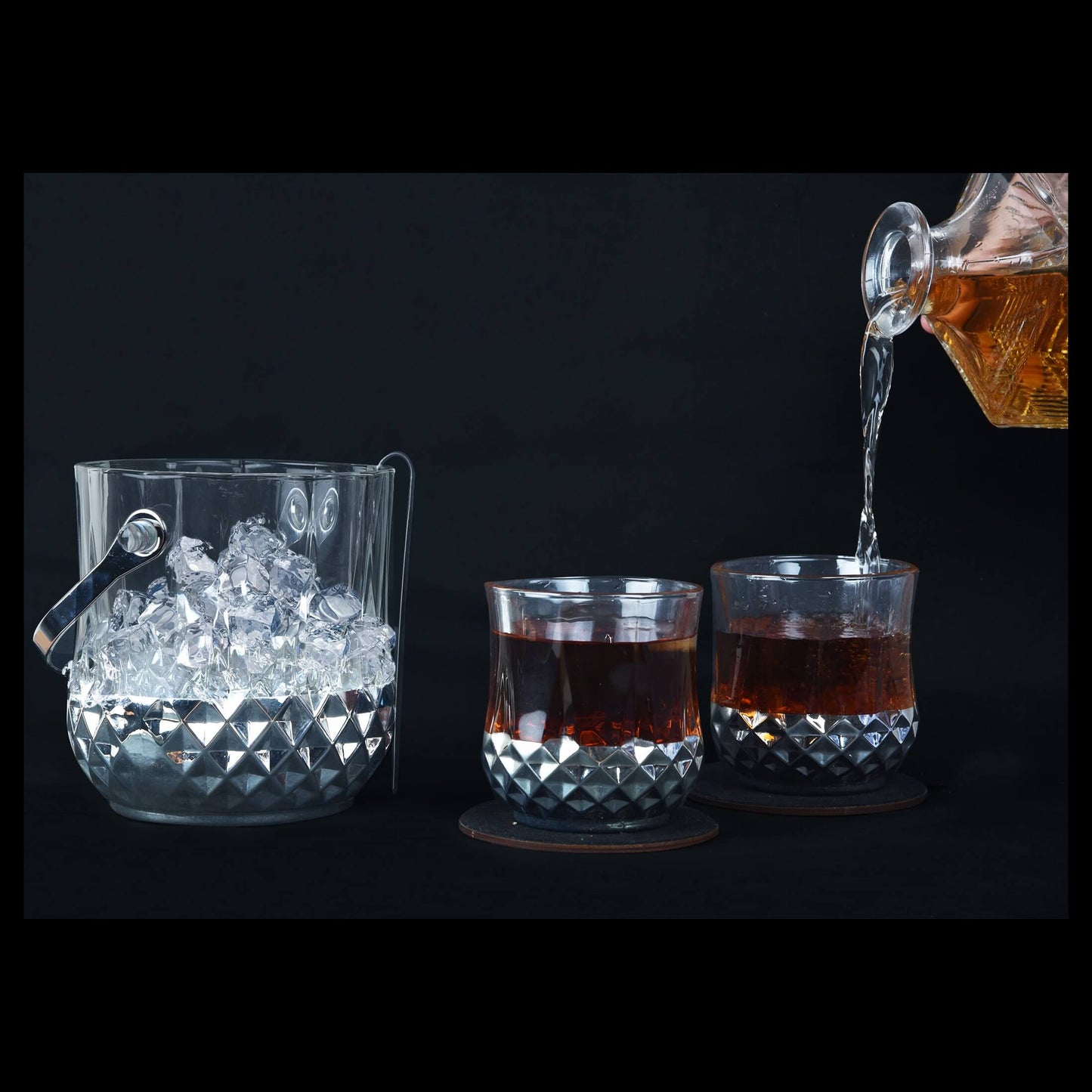 Ice bucket with 6 glasses