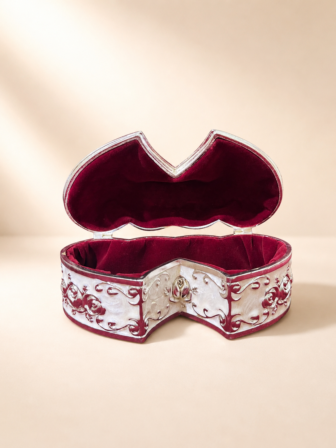 Jewellery Box Heart Shaped - White