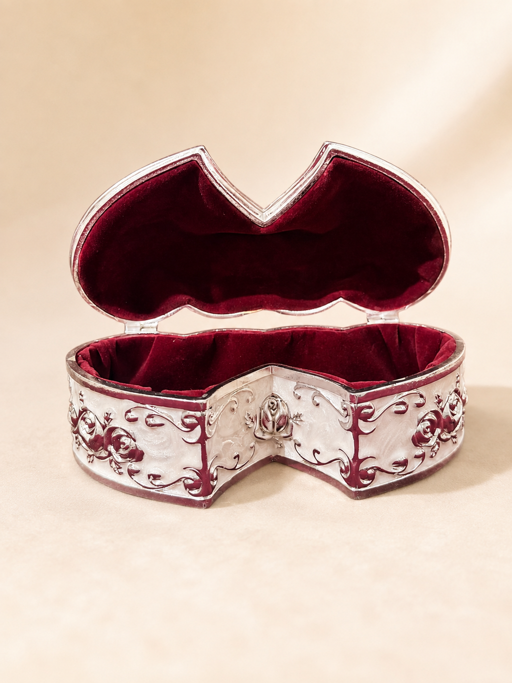 Jewellery Box Heart Shaped - White