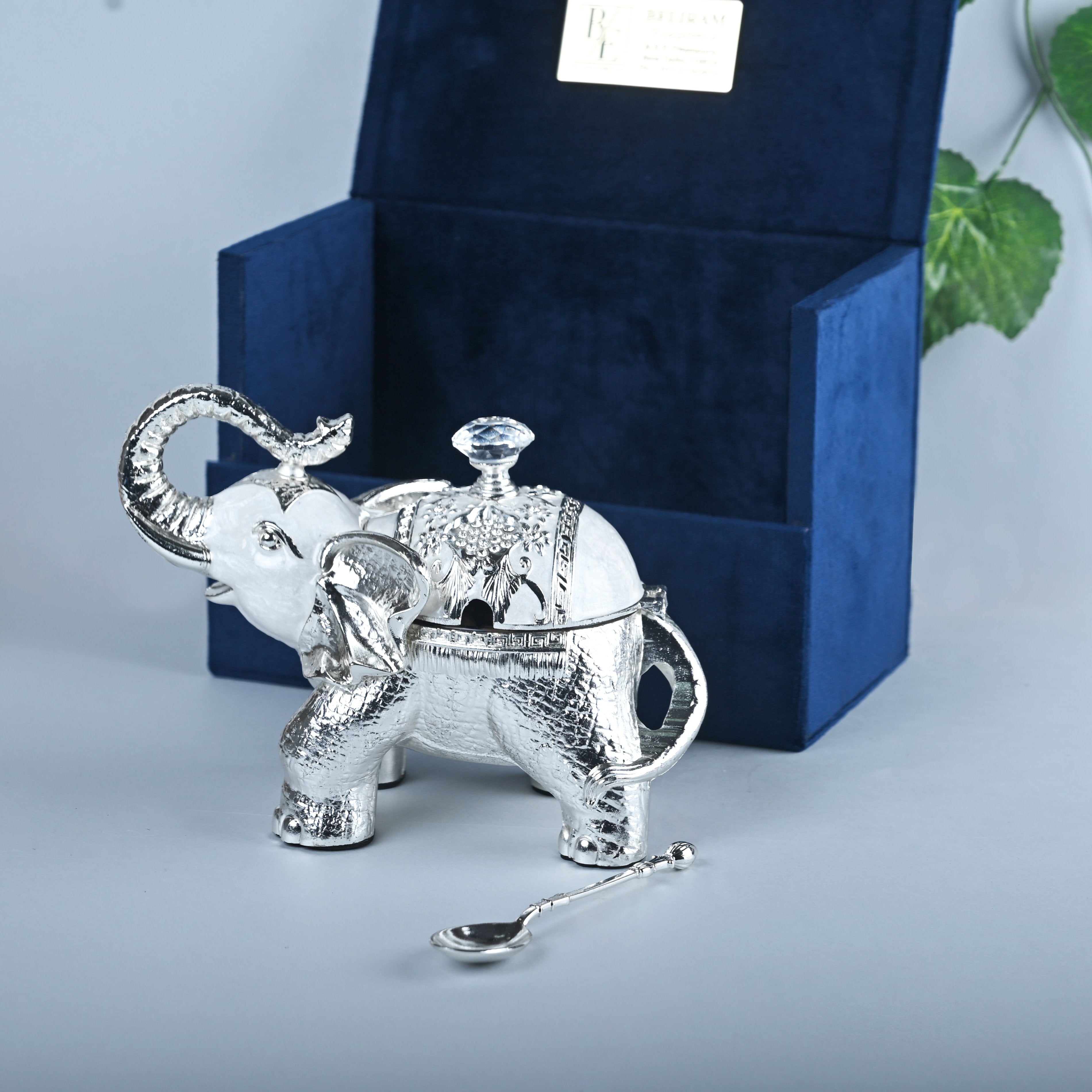 Elephant Candy Box (white)