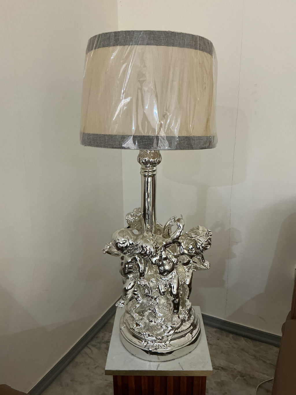 Angle Lamp