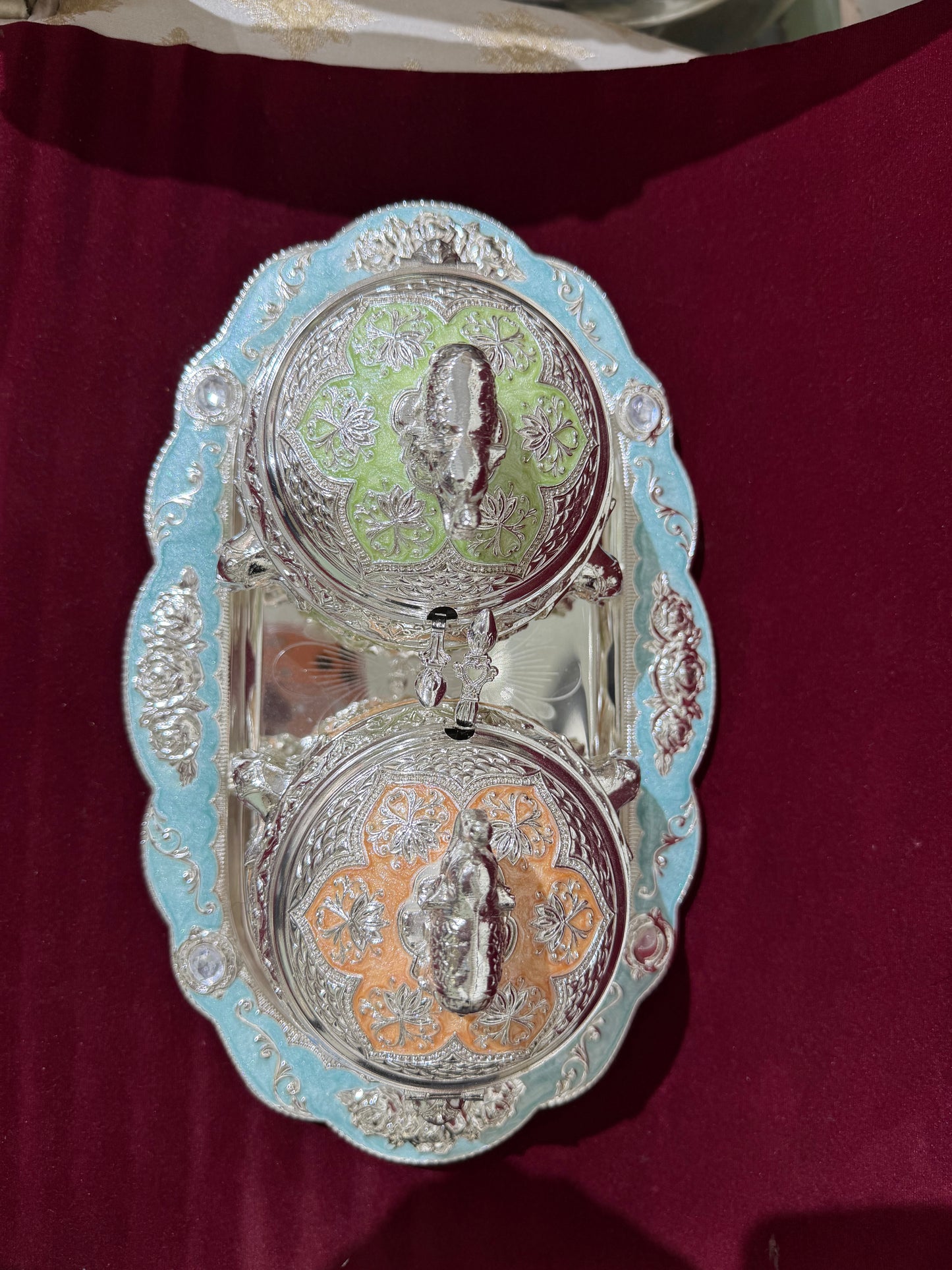 2 Round elephant boxes with Tray