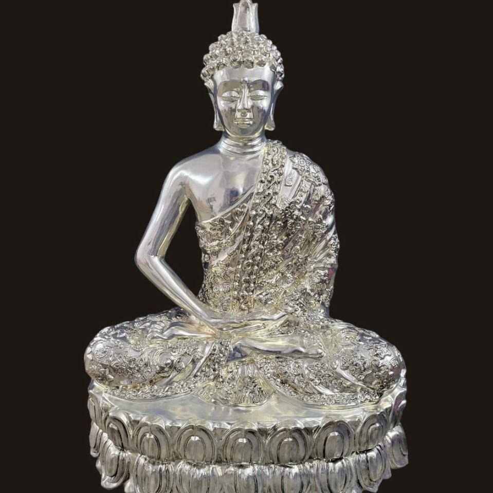Buddha meditating - 4 Feet